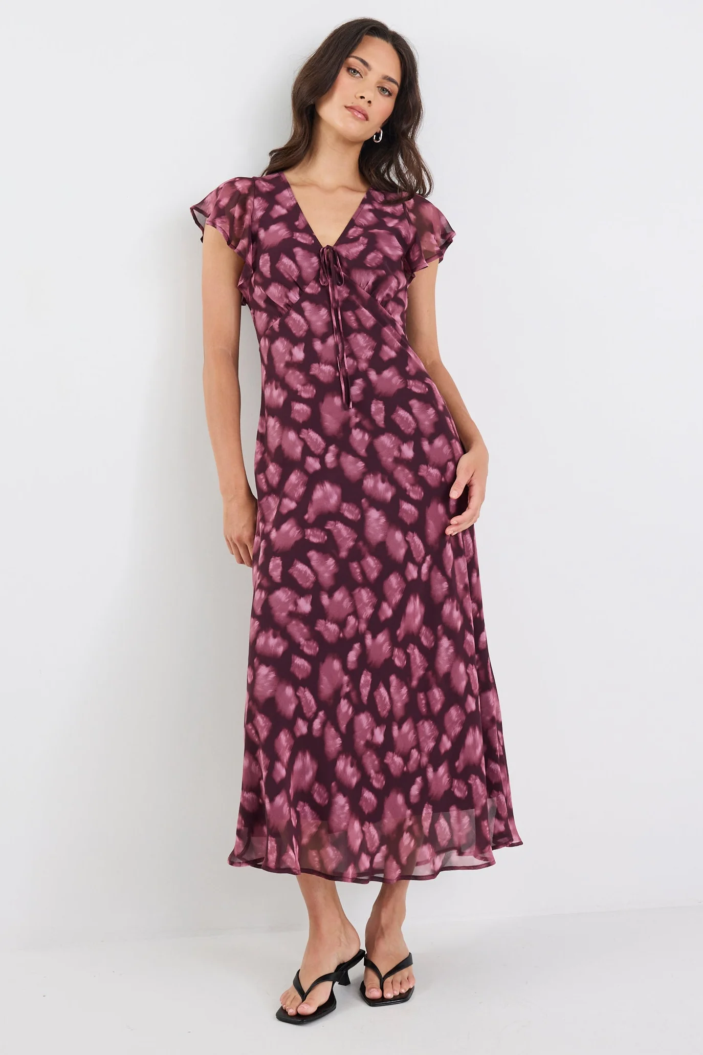 Admiration Burgundy Smudge Print Georgette Flutter Sleeve Maxi Dress - Image 2