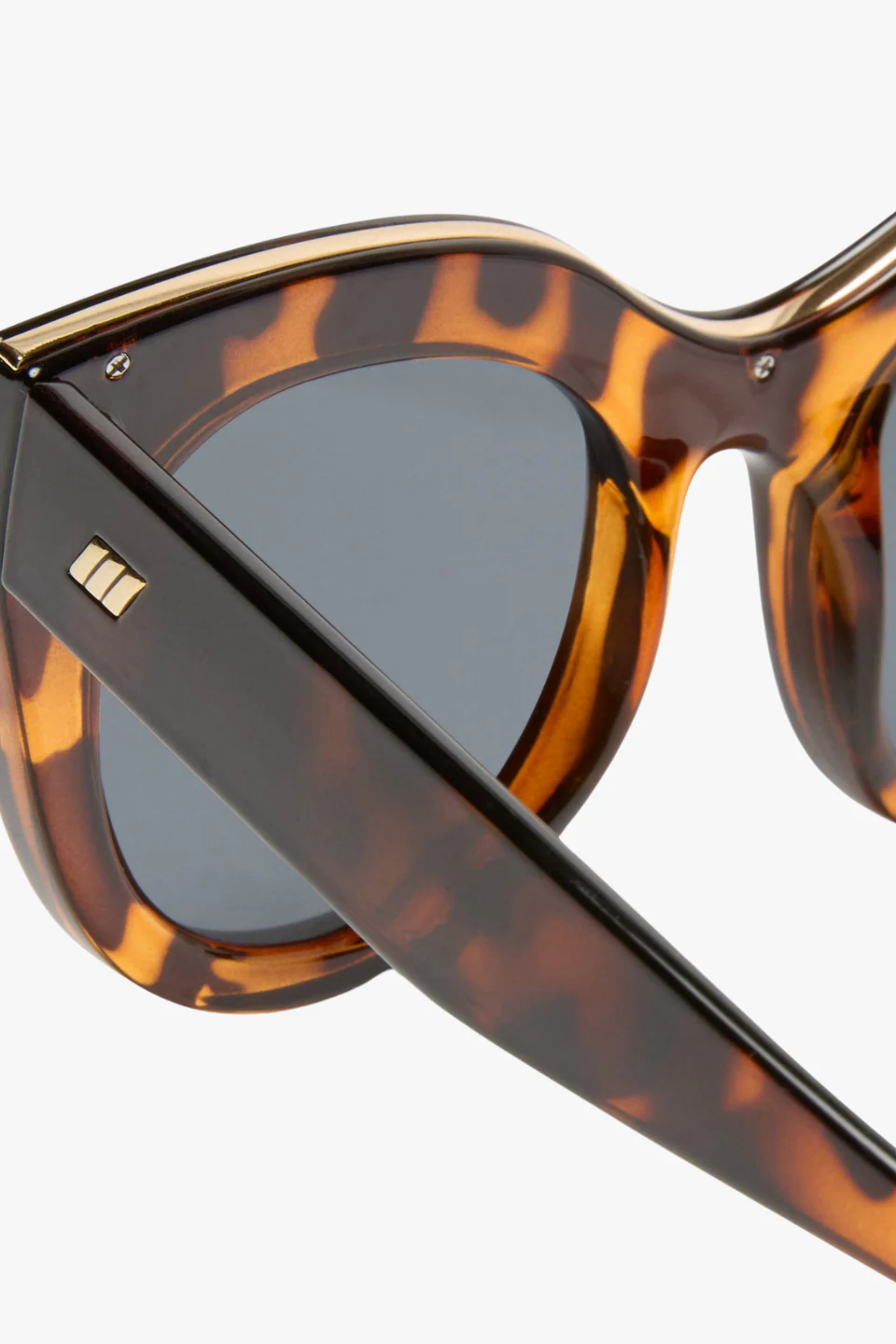 Air Heart Cat Eye Tort Smoke Lens Sunglasses - Image 4