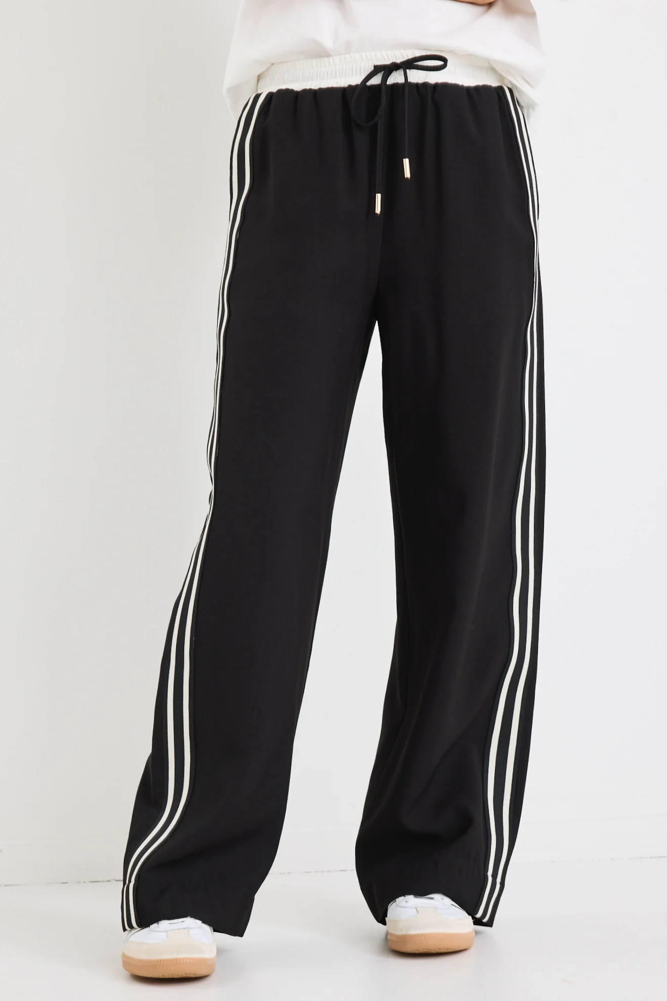 Ambient Black Contrast Waist Wide Leg Pants - Image 4