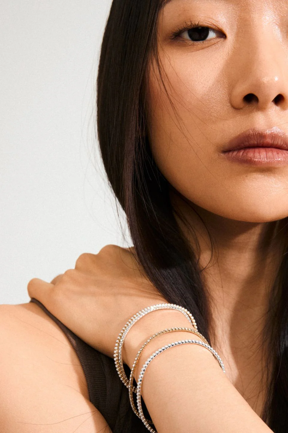 Arash Gold Plated Crystal Stretchy Bracelet - Image 4