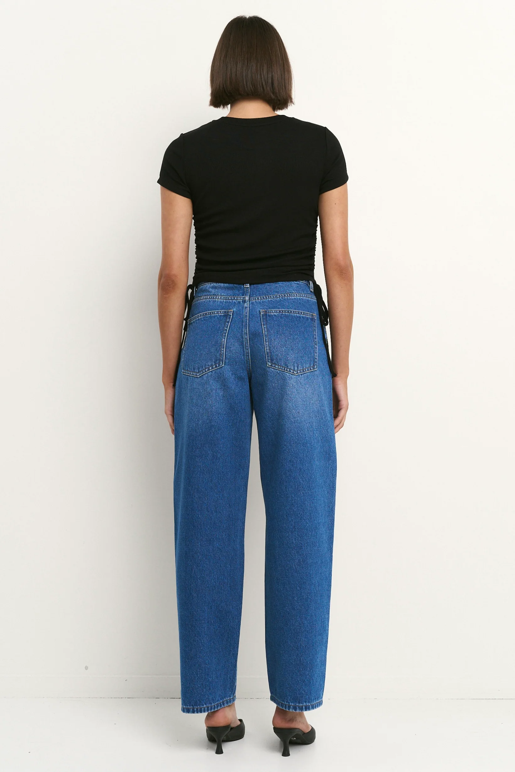 Berlin Signature Blue Mid Barrel Leg Jean - Image 7