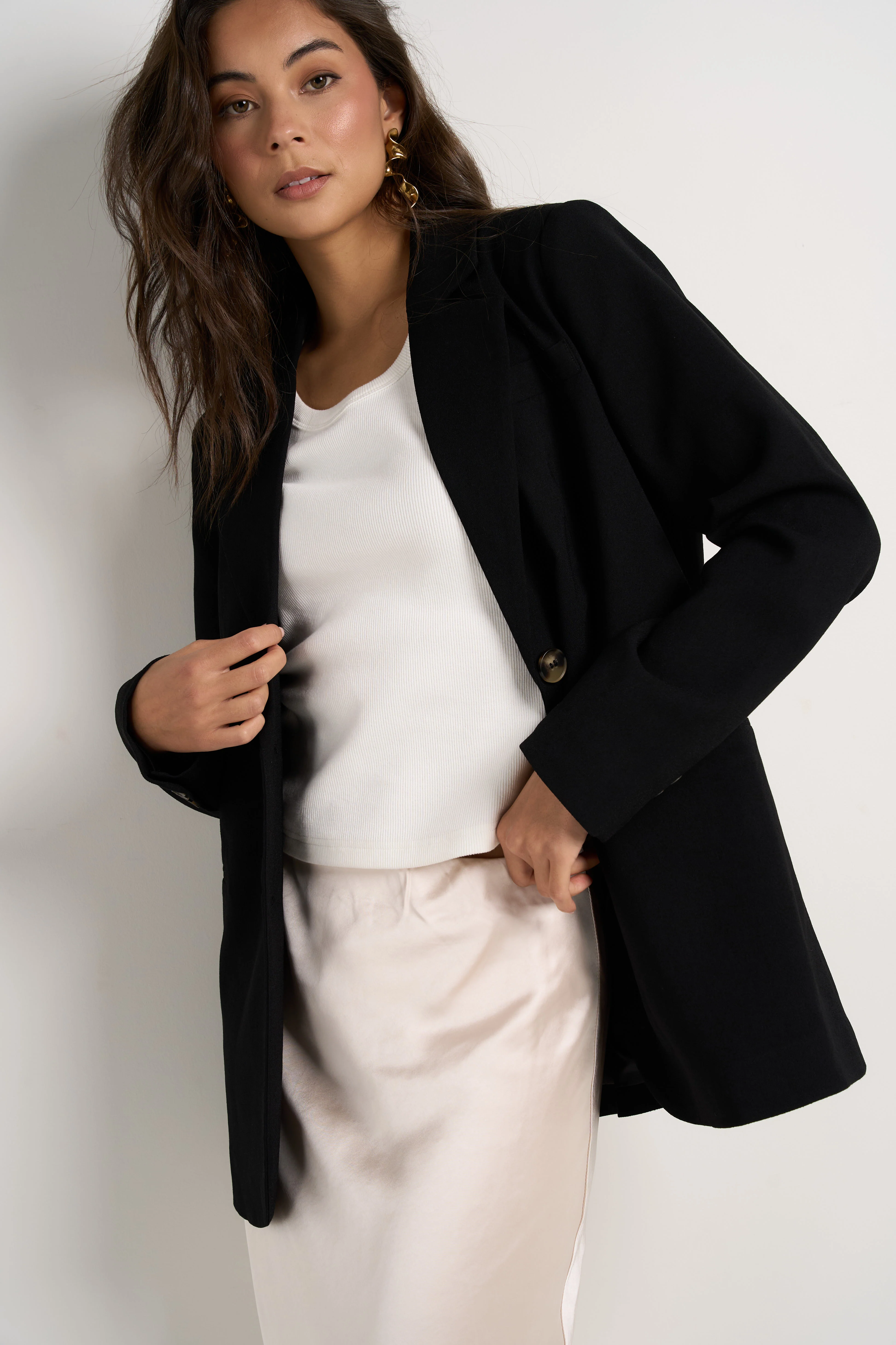 Bestie Black Crepe Relaxed Fit Blazer - Image 4