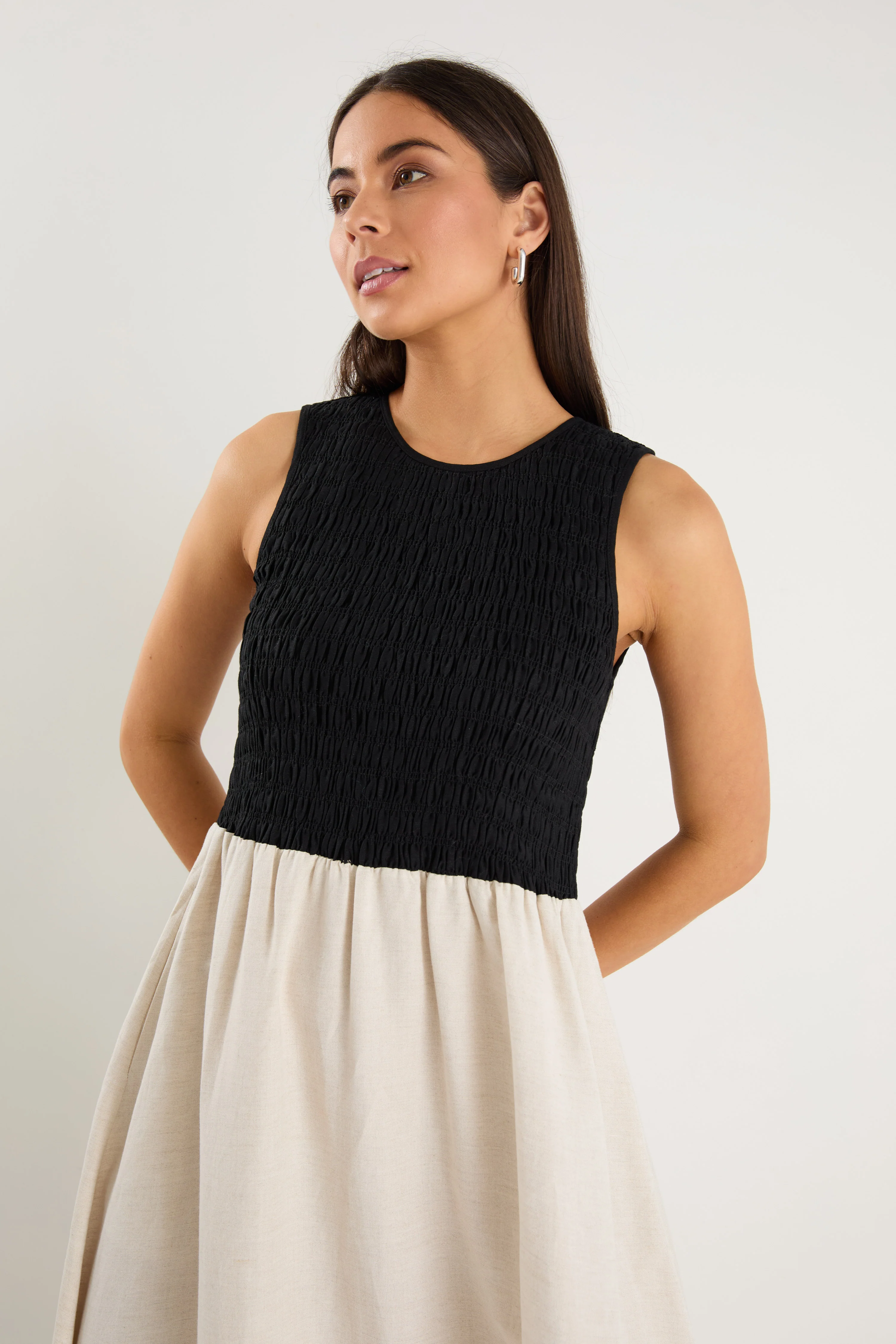 Bryar Black Natural Linen Blend SS Shirred Bodice Midi Dress - Image 3