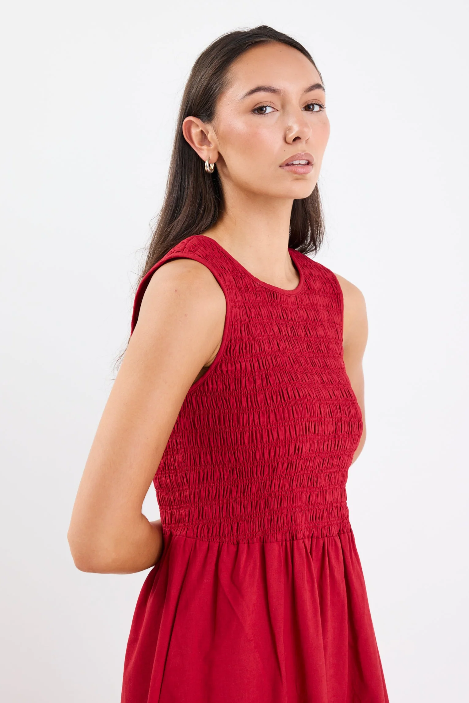 Bryar Plum Linen Blend Sleeveless Shirred Bodice Midi Dress - Image 3