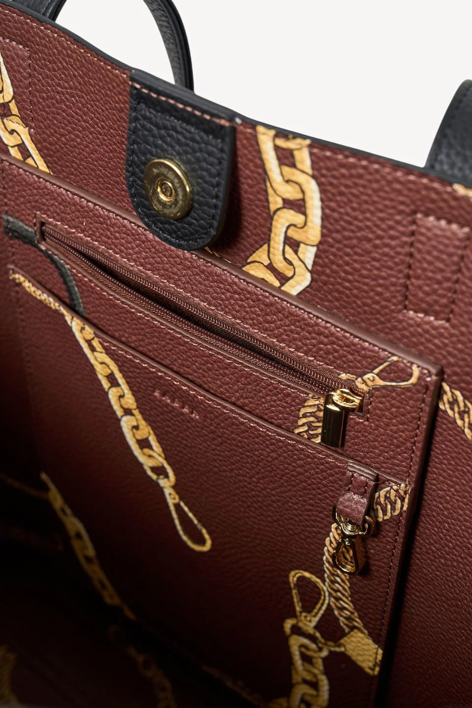 Carter Black Chain Print Lining Tote Bag - Image 2
