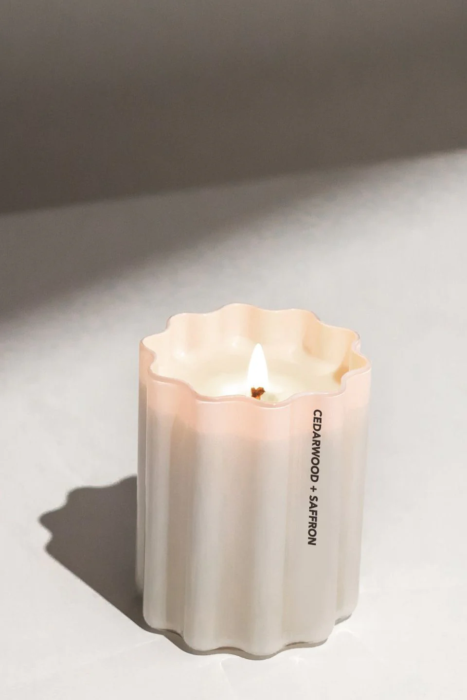 Cedarwood + Saffron White 300g 70hr Wave Candle - Image 2