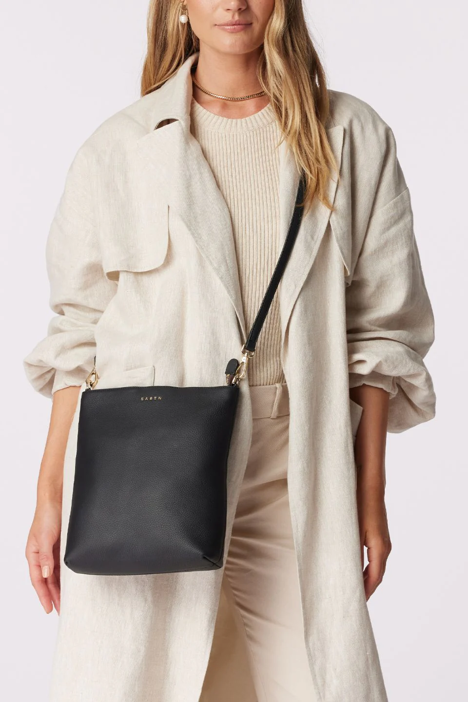 Claudette Black Knotted Handle Leather Shoulder Bag - Image 2