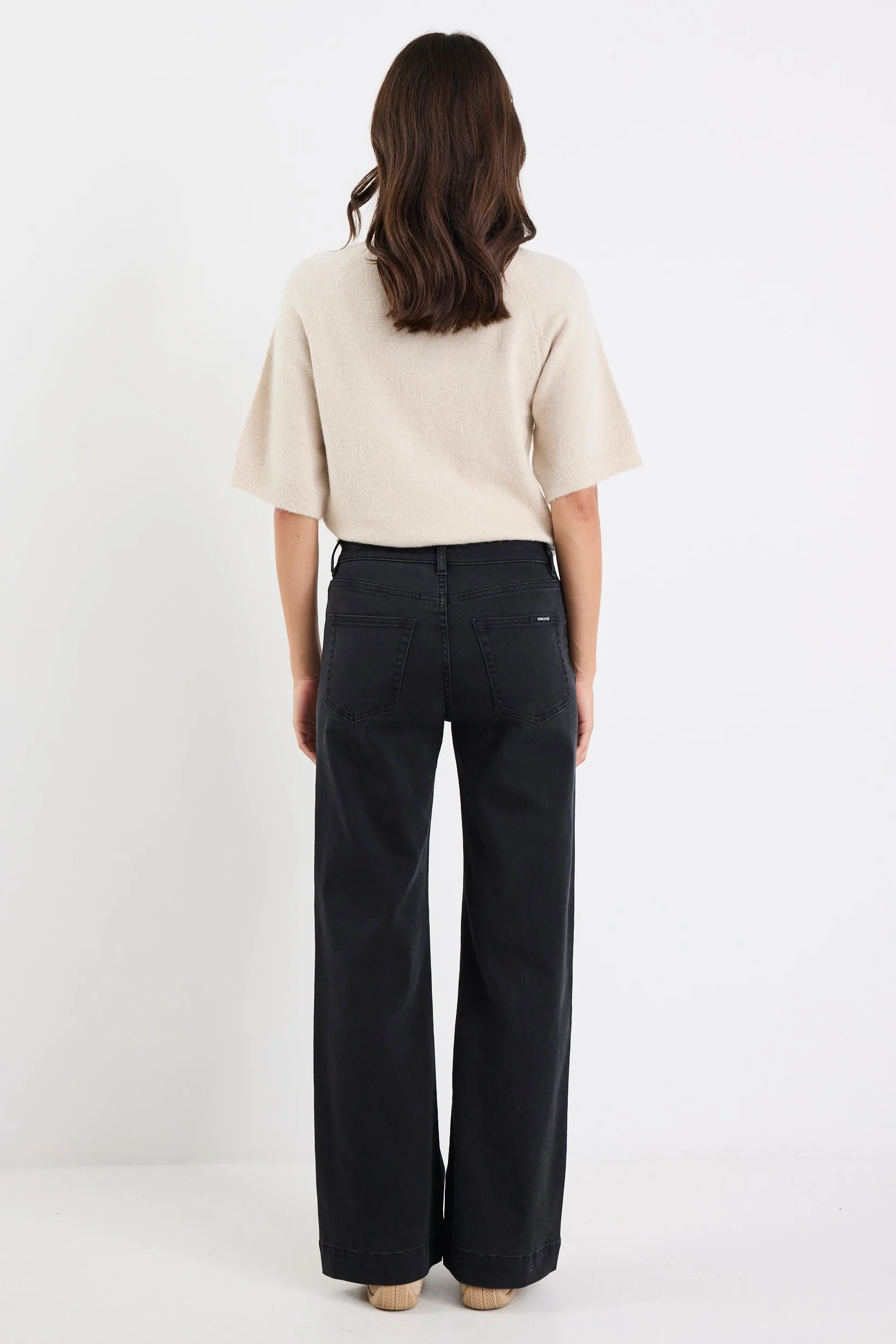 Concert Black Mid Rise Wide Leg Welt Pocket Jean - Image 4