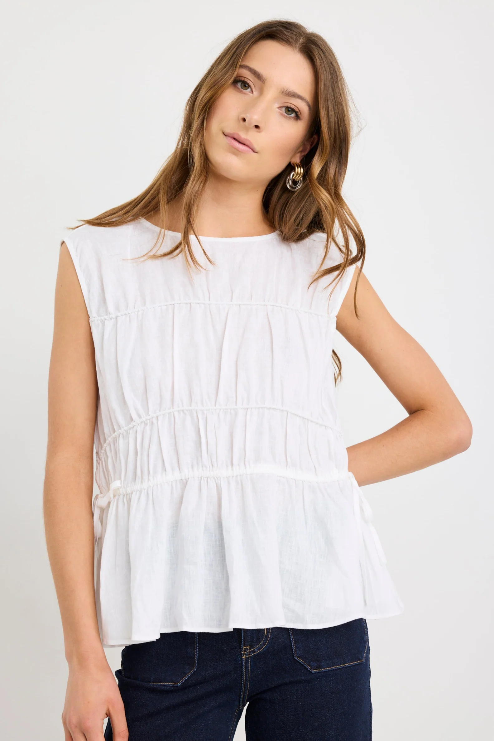 Context Ivory Linen Relaxed Sleeveless Top - Image 2