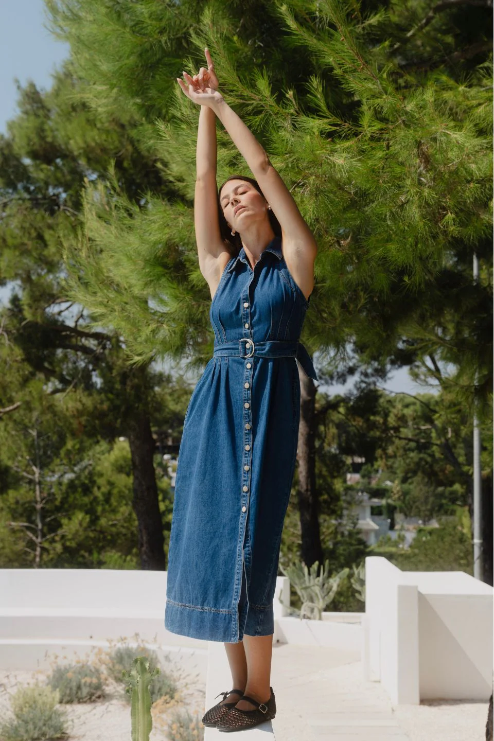 Crescent Storm Blue Denim Sleeveless Midi Shirt Dress - Image 3