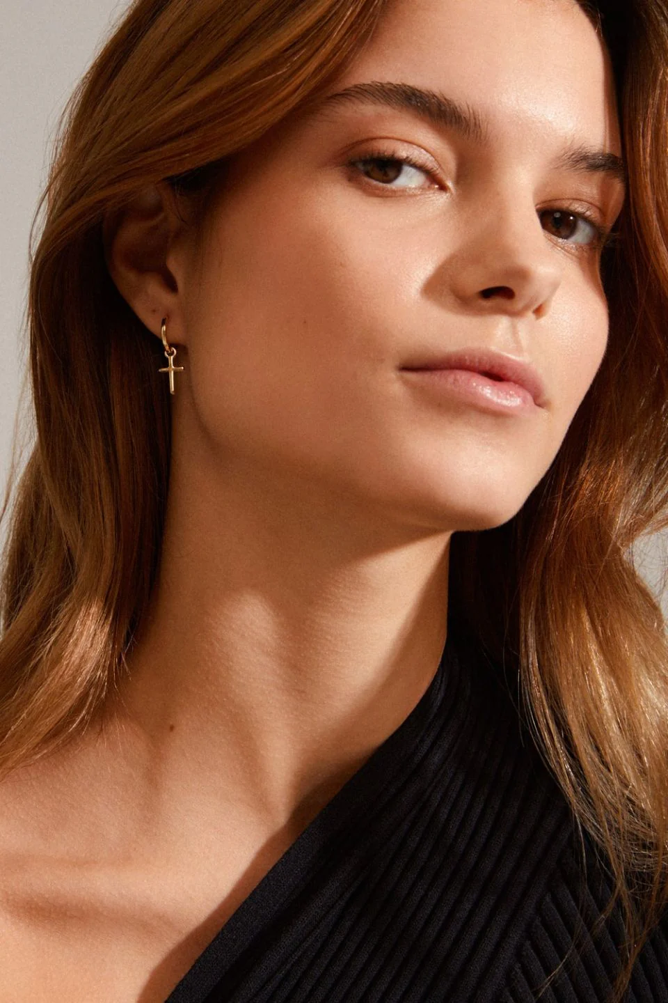 Daisy Recycled Cross Gold Hoop Earrings - Image 2