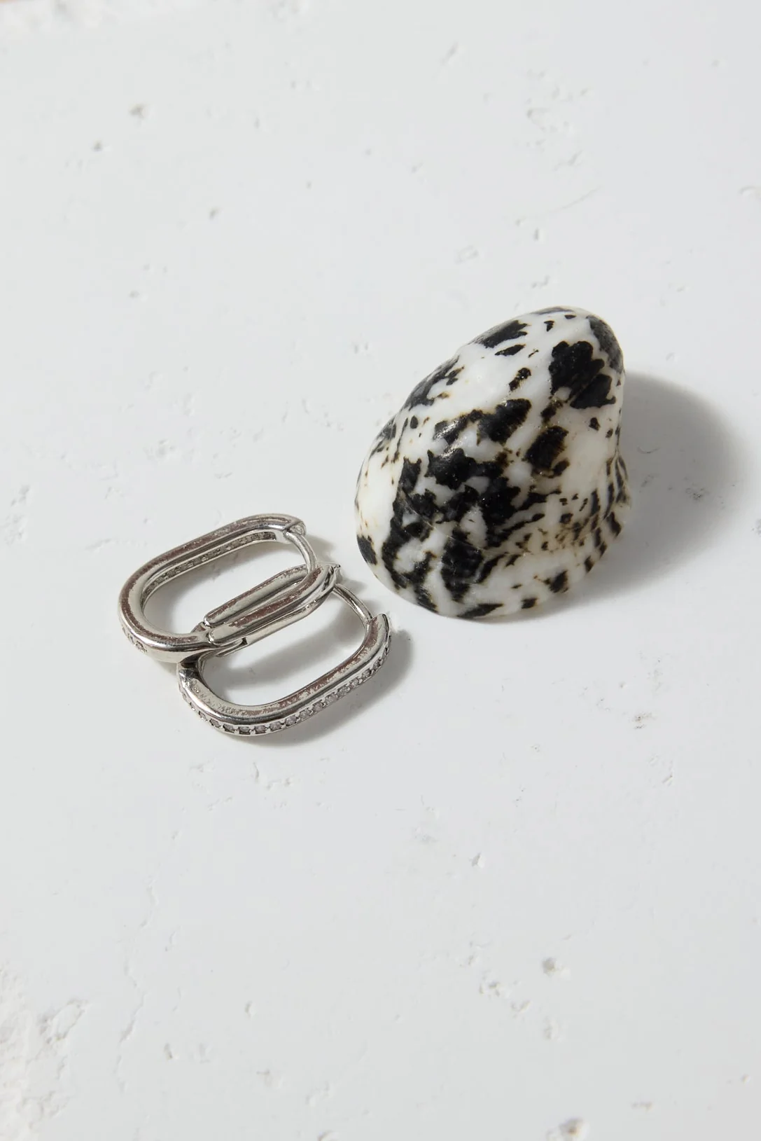 Diamante Oval Rhodium Hoop Earring