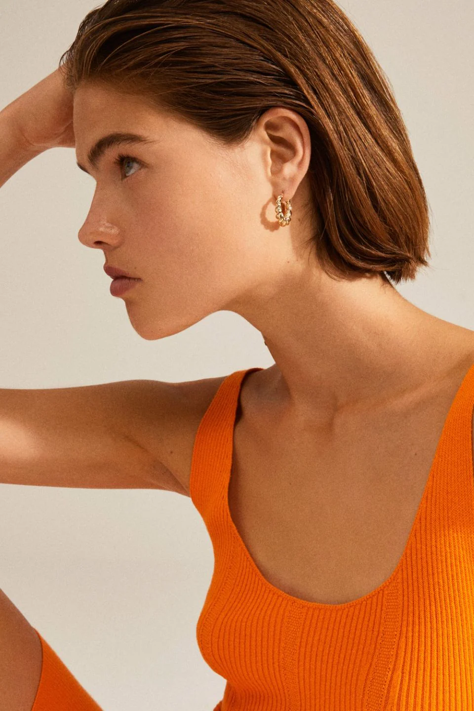 Eileen Gold Twirl Hoop Earrings - Image 3