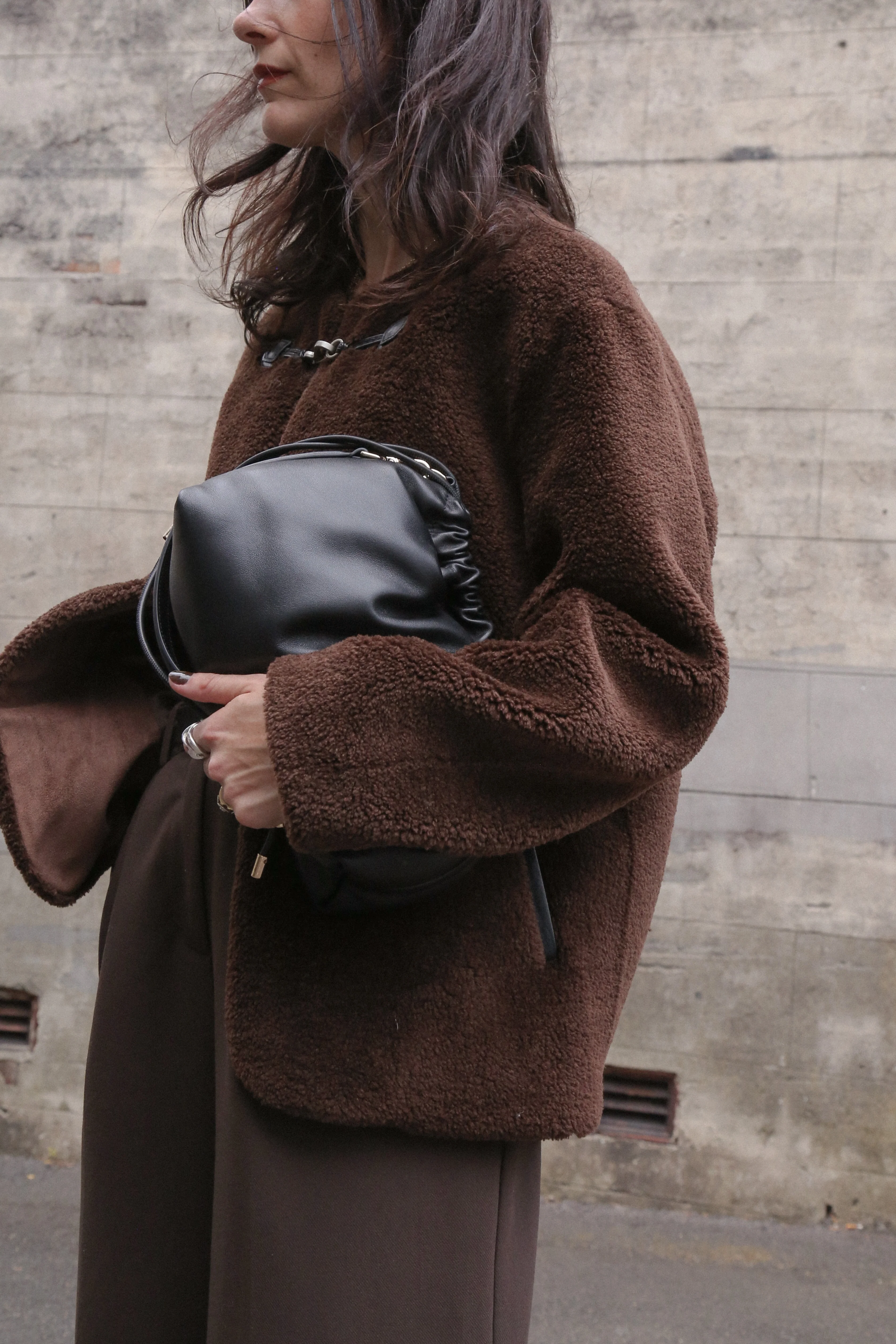Ellis Black Softie Shoulder Bag - Image 7
