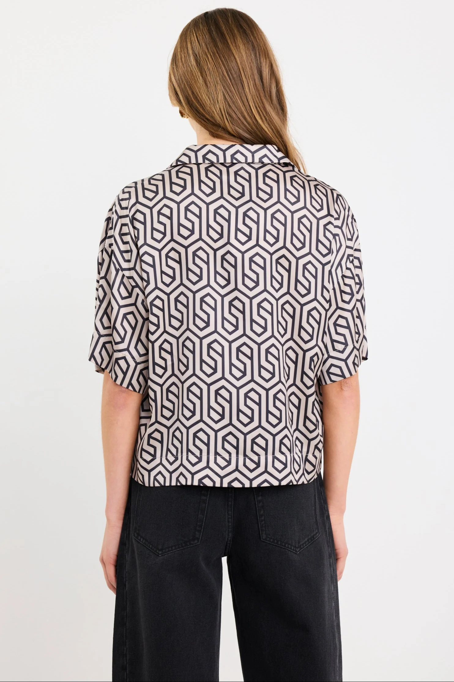 Fasten Black Geo Print Satin Tie Front Shirt - Image 4