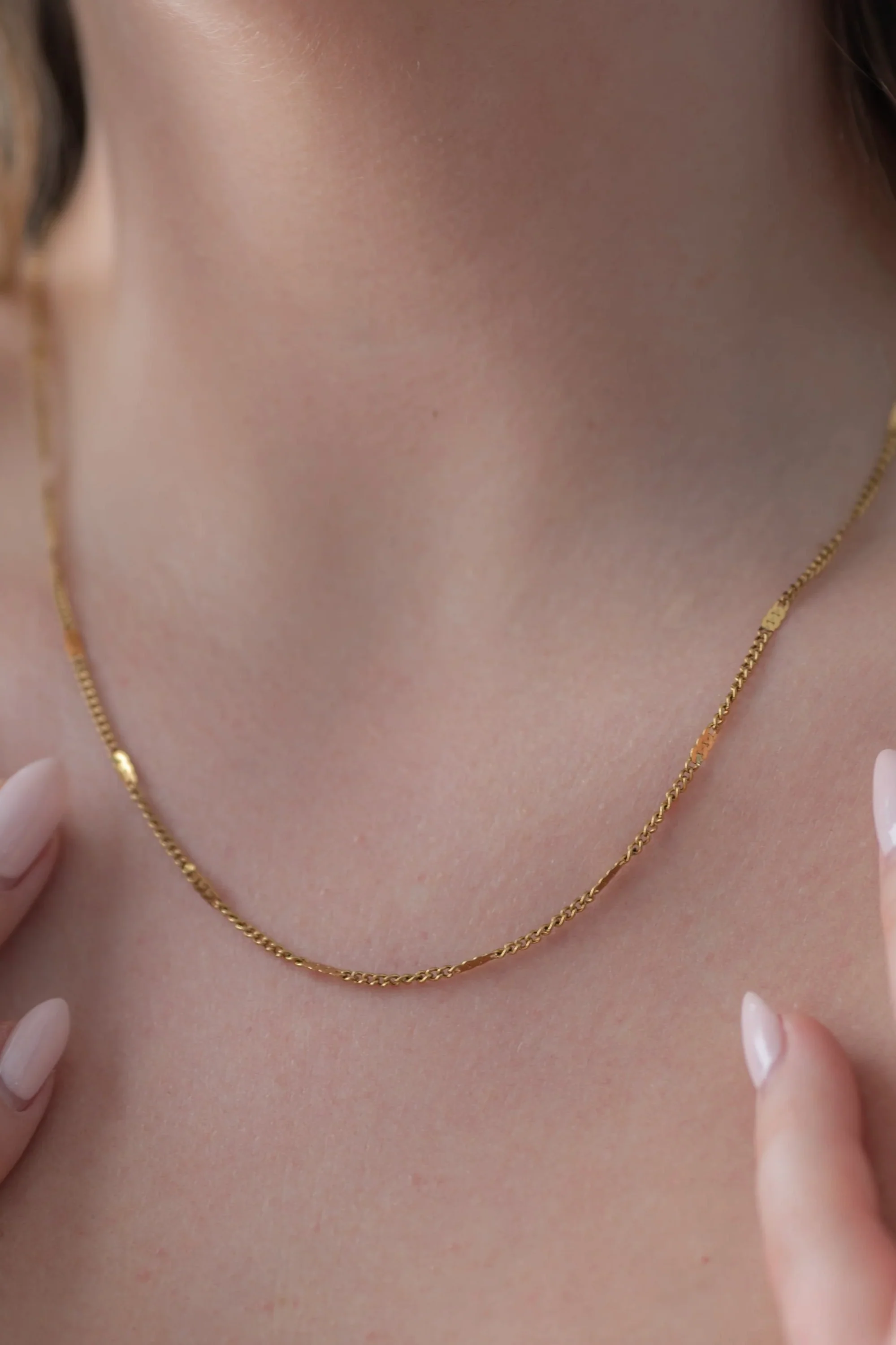 Filigree Gold Chain Necklace - Image 4
