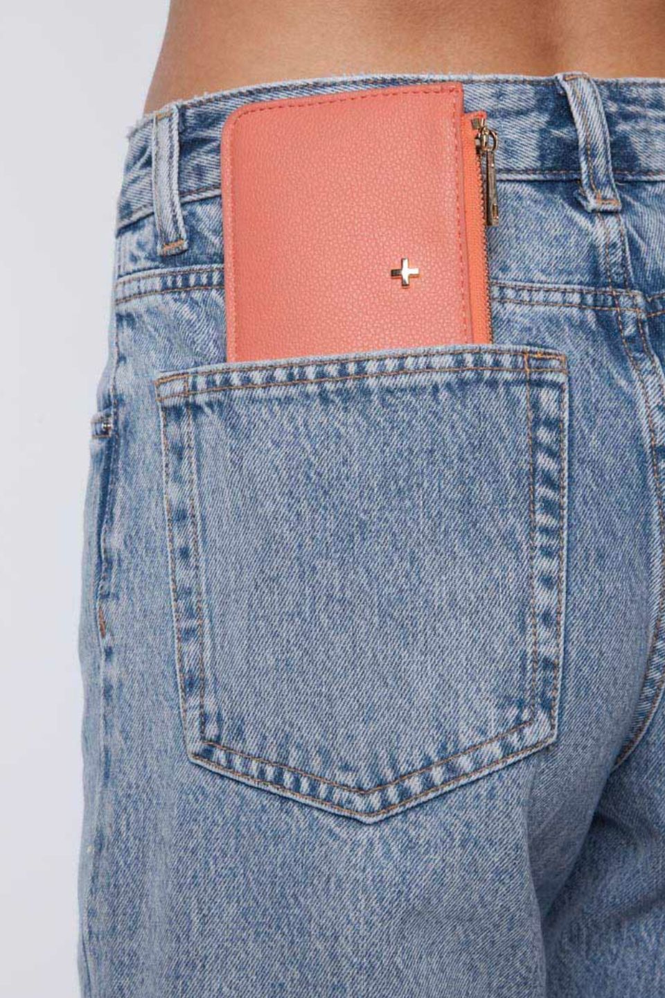 Fitz Coral Pebble Vegan Leather Card Holder - Image 2