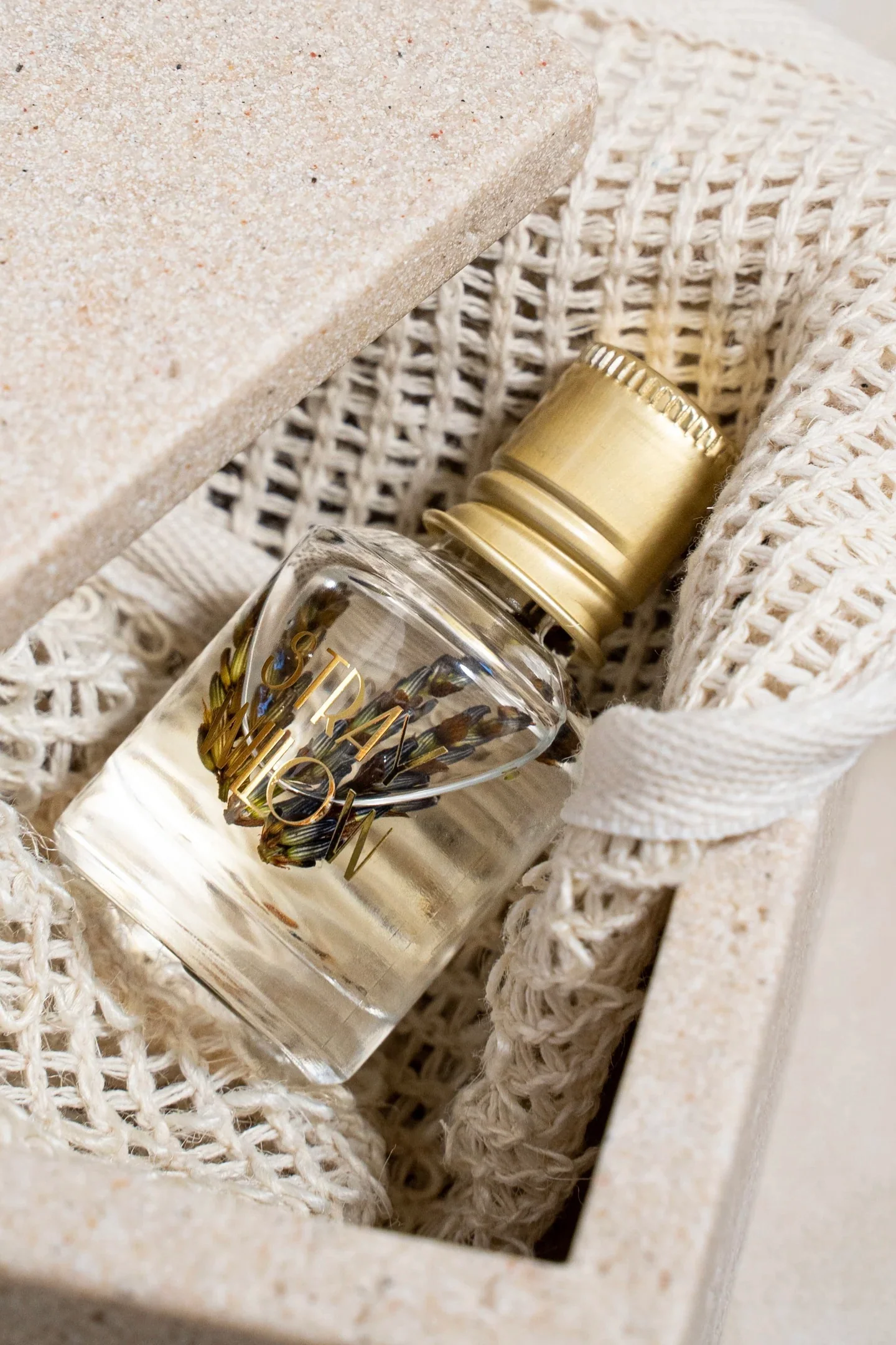 Gentle Days 15ml Green Roll On Essential Oil Perfume - Image 3