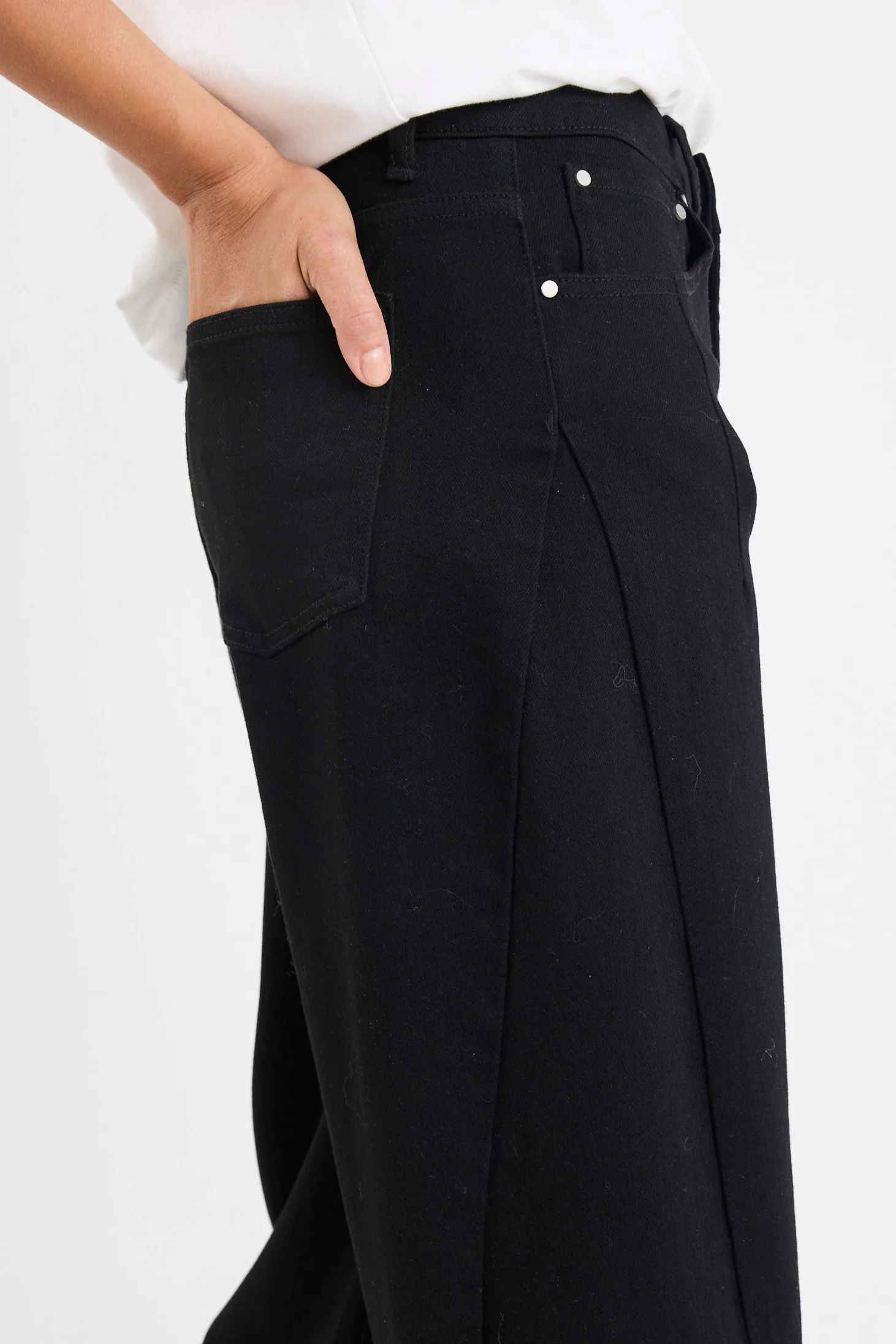 Graduate Jet Black Stretch Barrel Jeans - Image 3