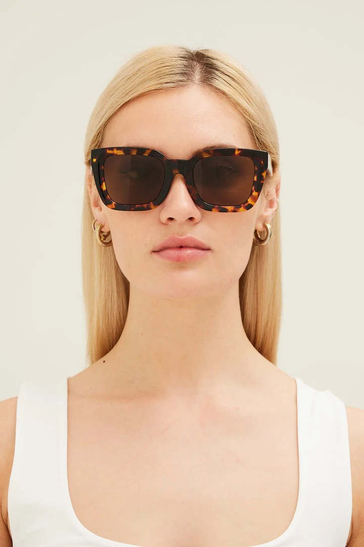 Harlow Maple Torte Brown Polar Lens Sunlglasses - Image 3