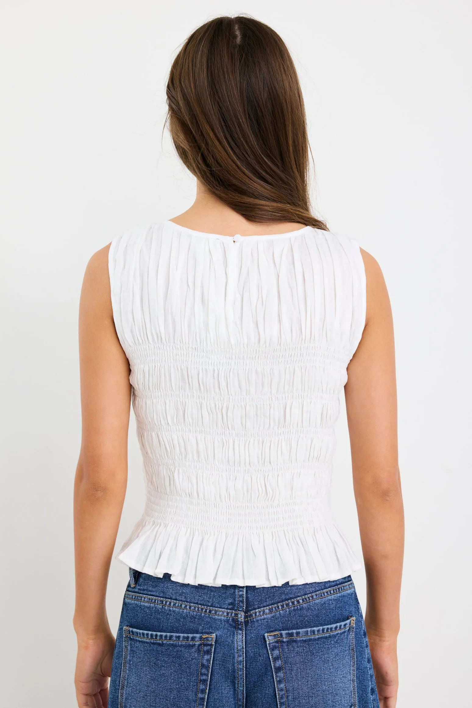 Impulsive Ivory Linen Shirred Sleeveless Top - Image 4