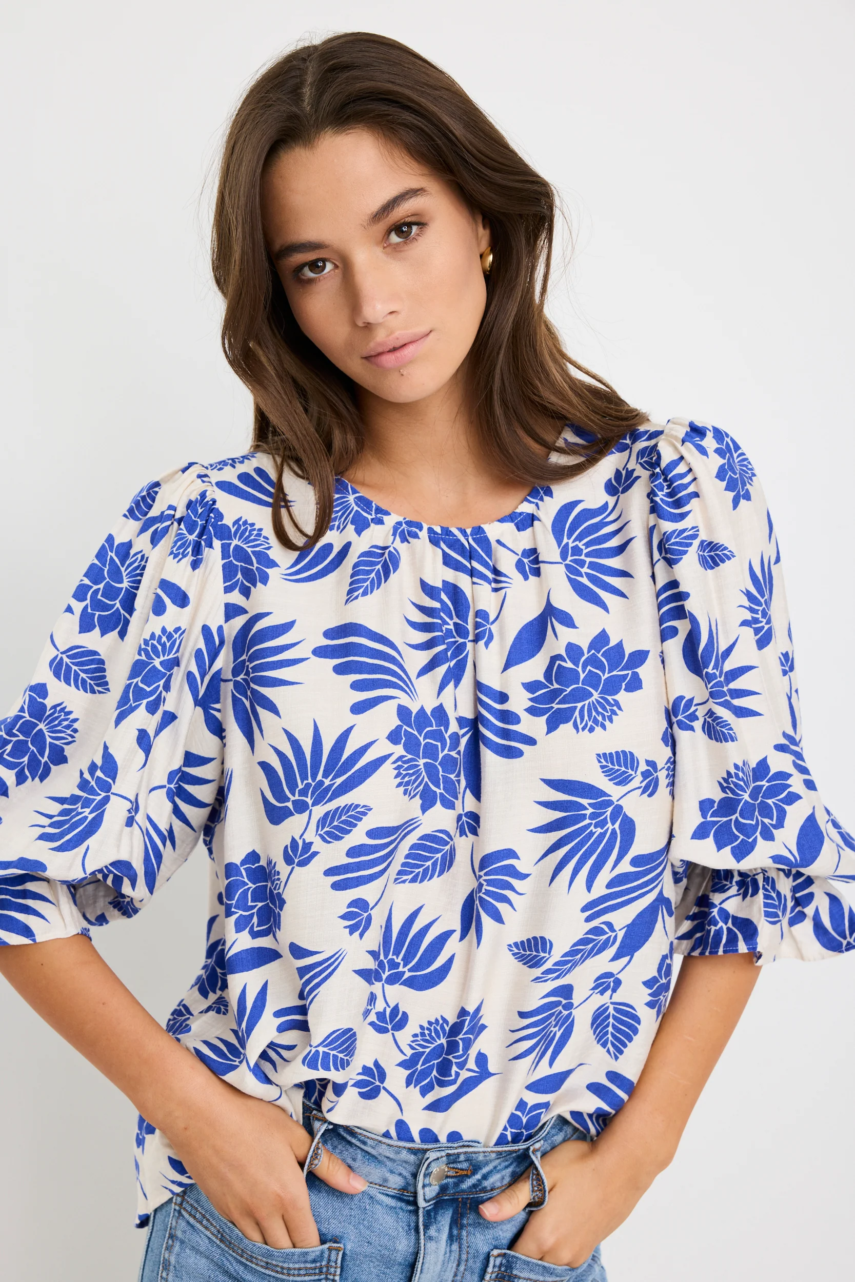 Justify Blue Lotus SS Blouson Sleeve Top - Image 2