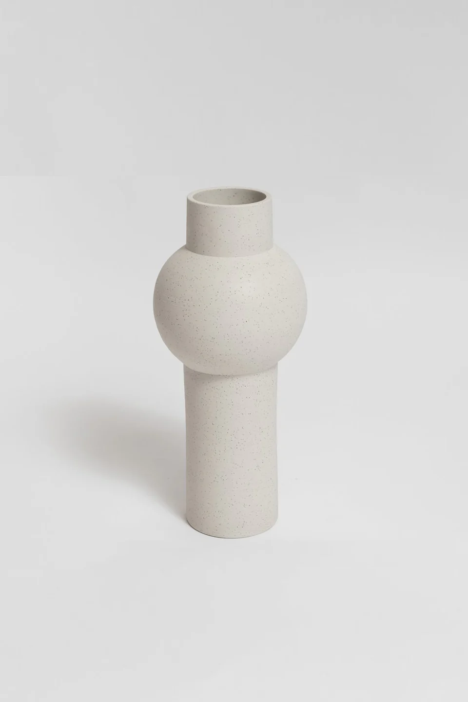 Kansas White Bulb Medium Vase