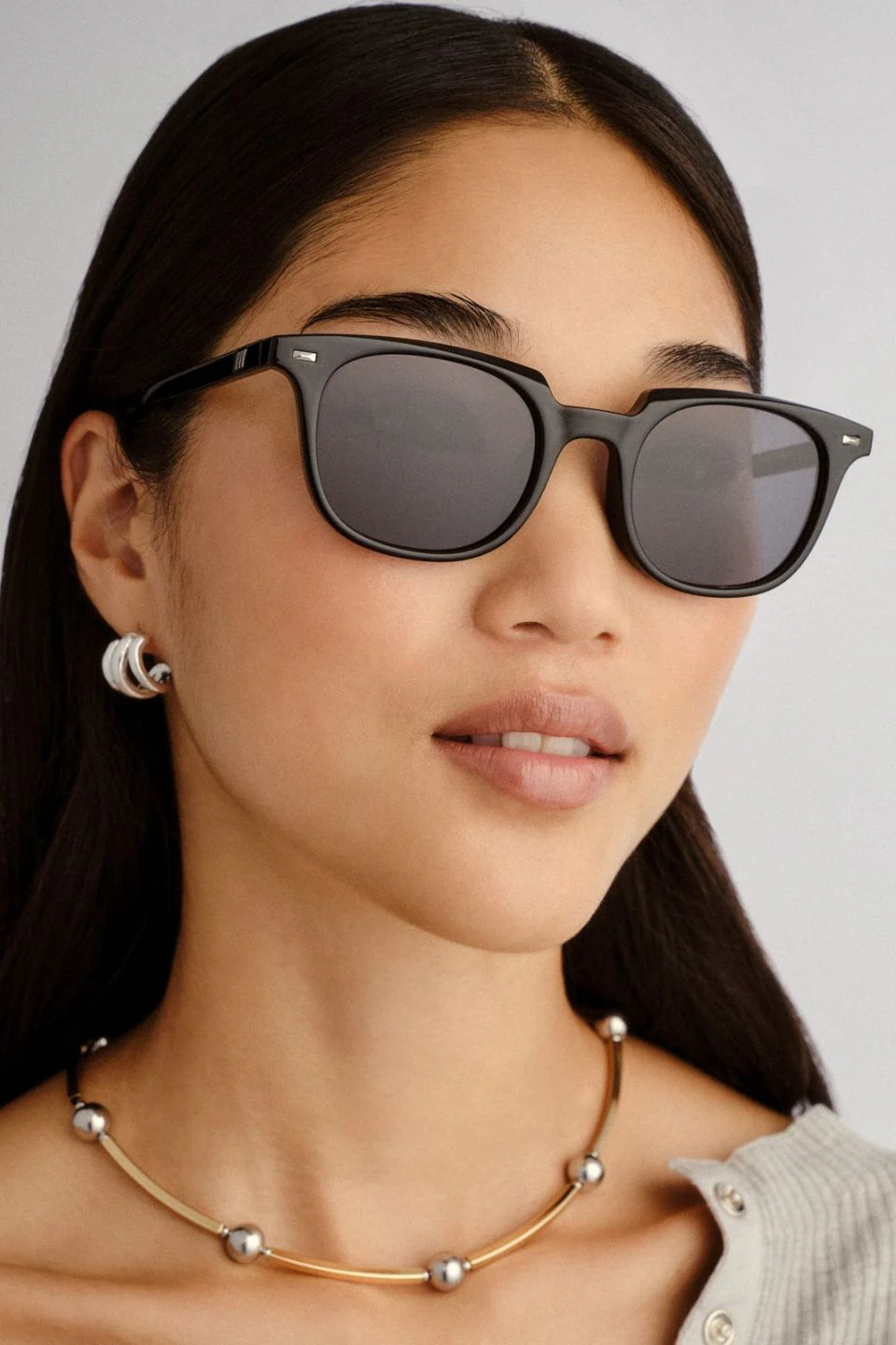 Le Resolu Black Rounded Smoke Polarized Lens Sunglasses - Image 2