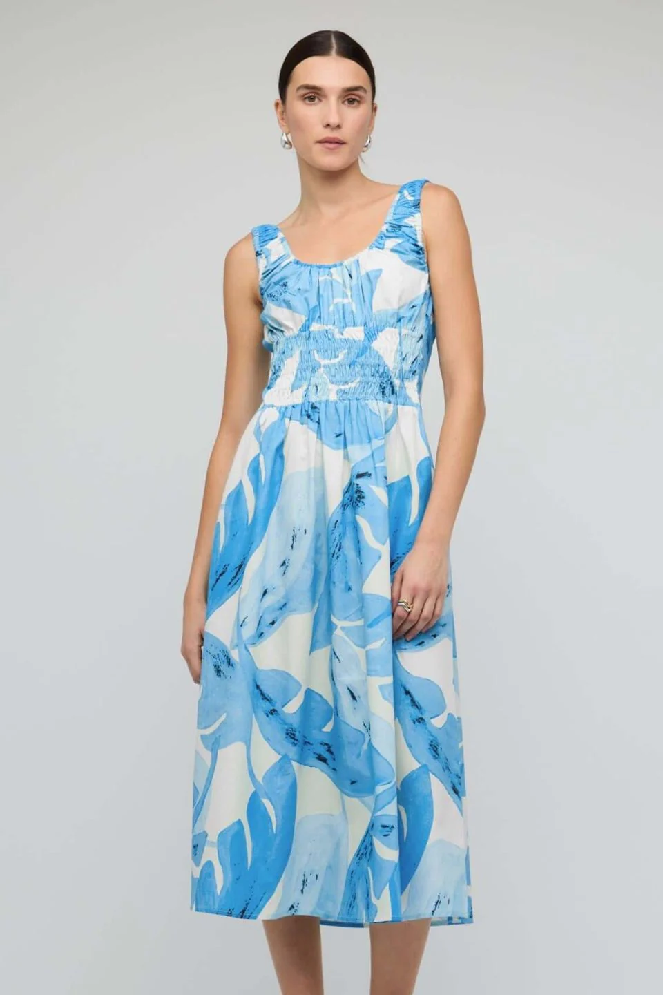 Leilani Blue Leaf Shirred Waist Sleeveless Midi Dress - Image 2