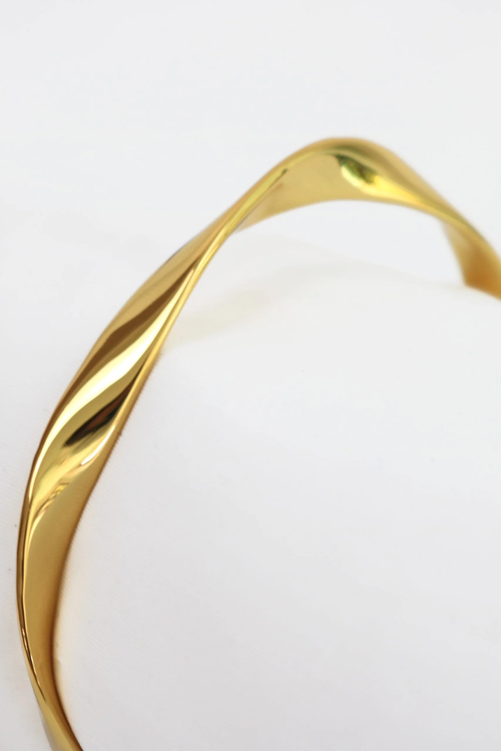Lotus Twist 18k Gold Plate S/M Solid Bangle - Image 3