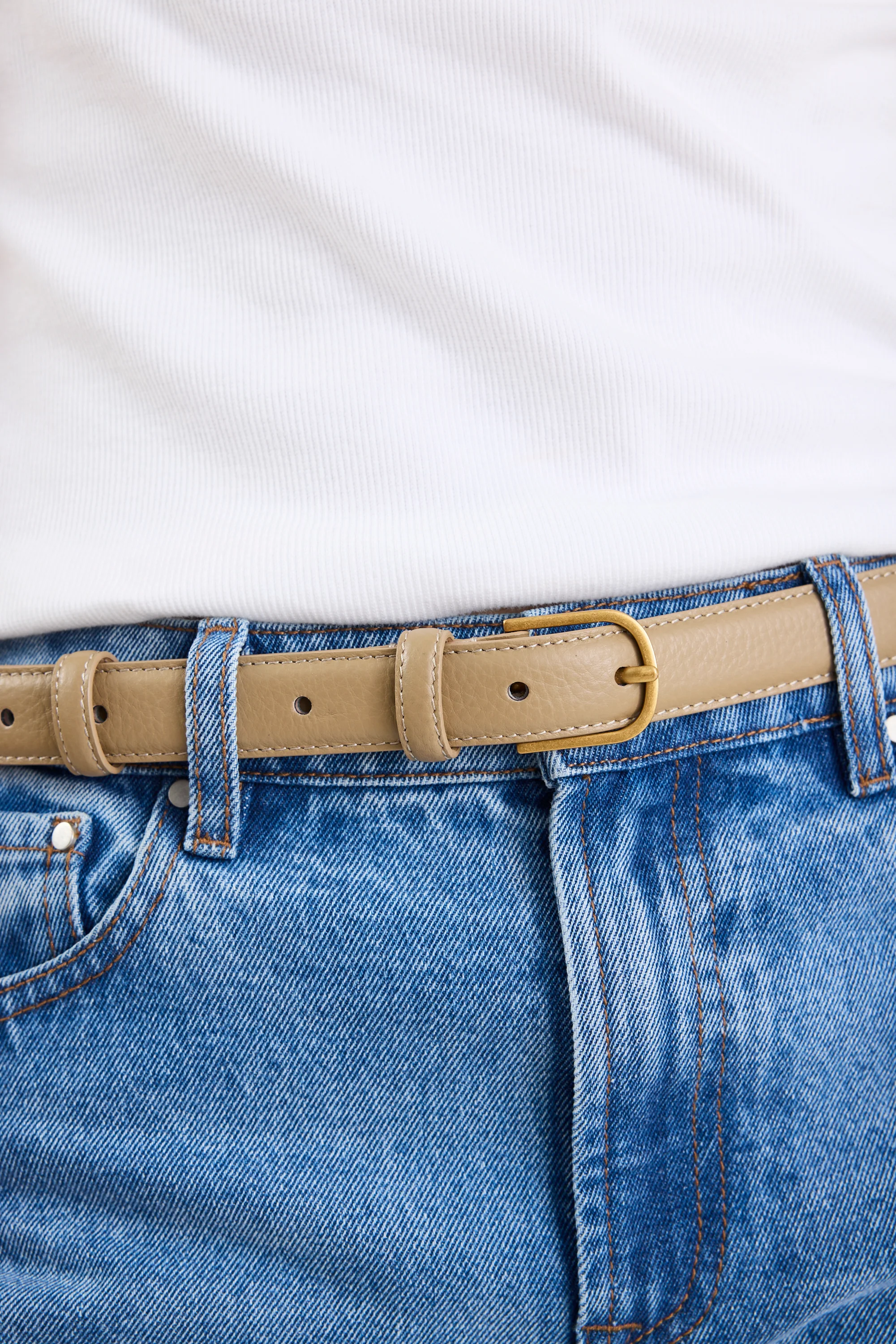 Luna Taupe Leather Matte Gold Buckle Belt - Image 4