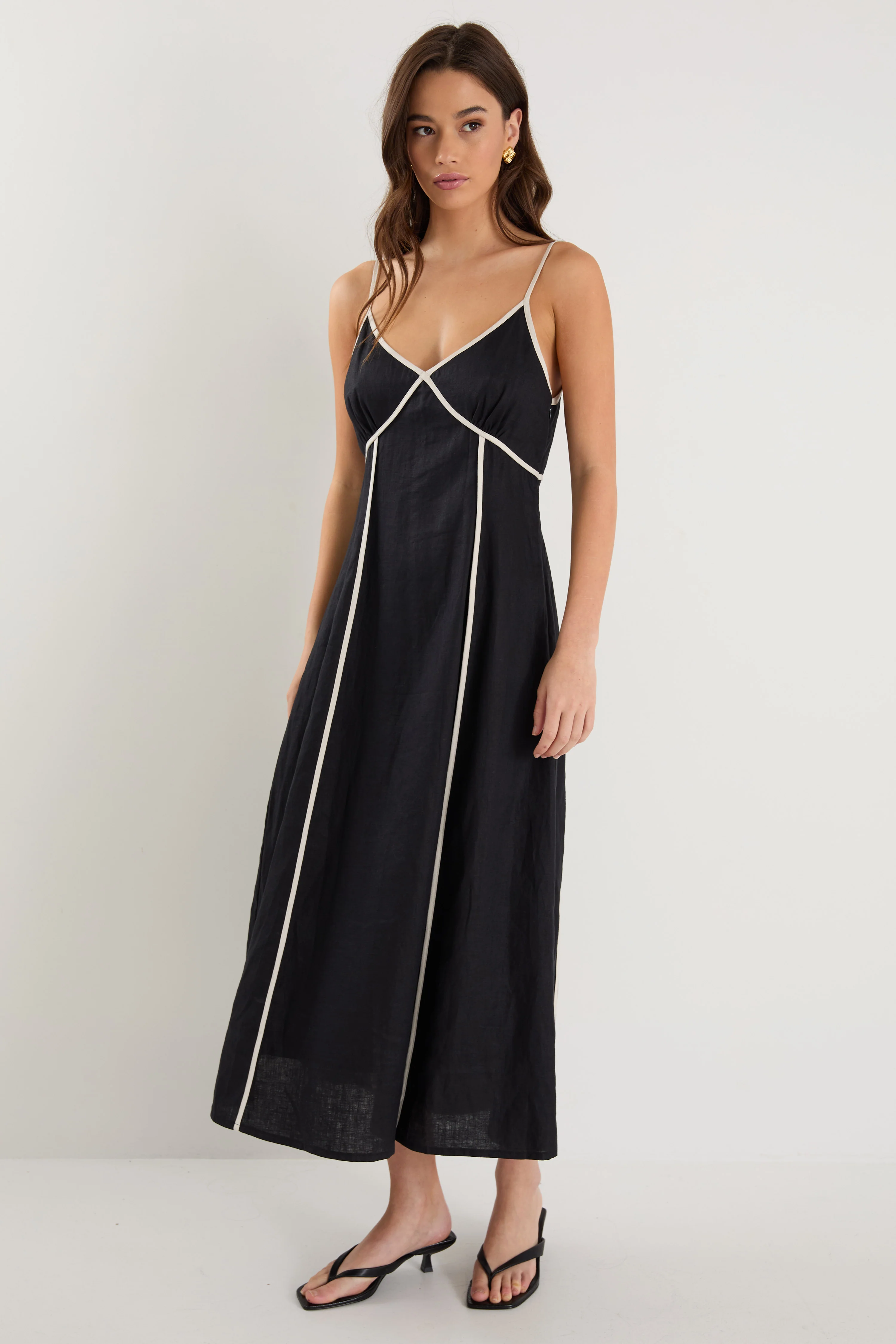 Marine Black Contrast Piped Linen Strappy Maxi Dress - Image 4