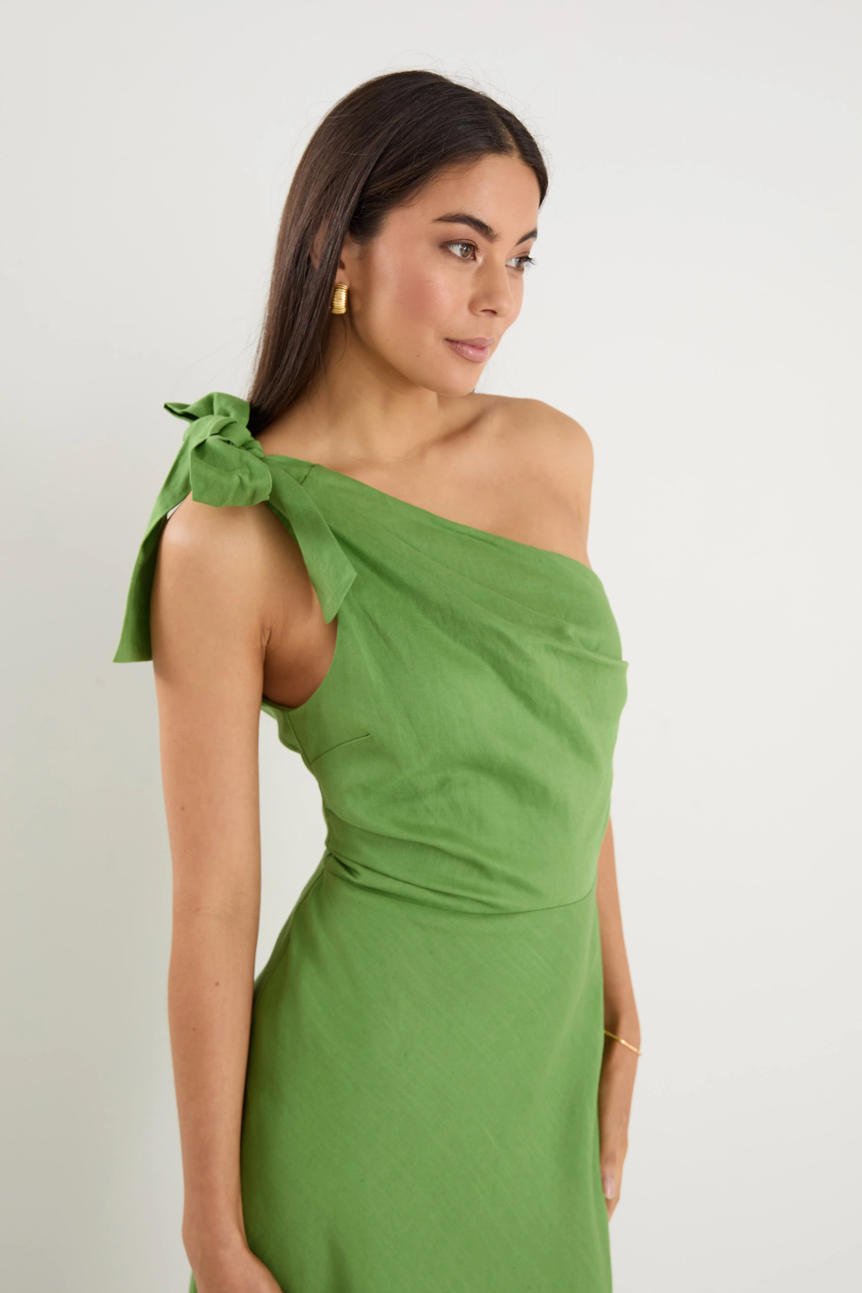 Mirror Apple Linen Blend One Shoulder Bow Midi Dress - Image 4