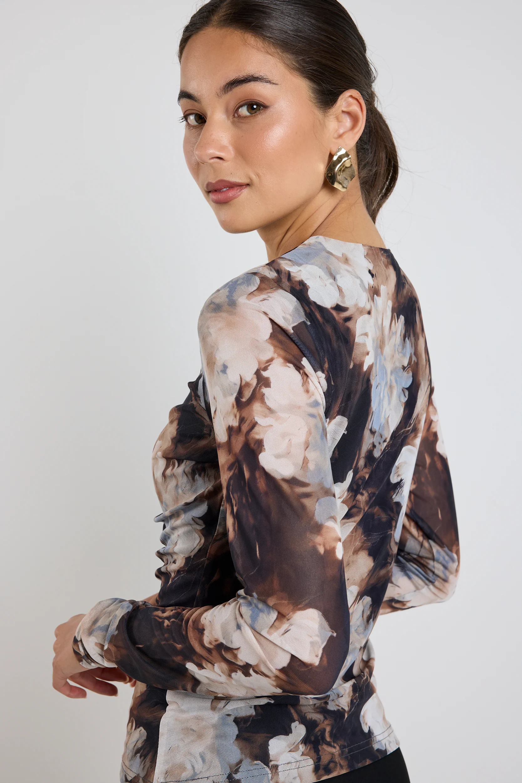 Network Sepia Floral Mesh Keyhole LS Top - Image 5