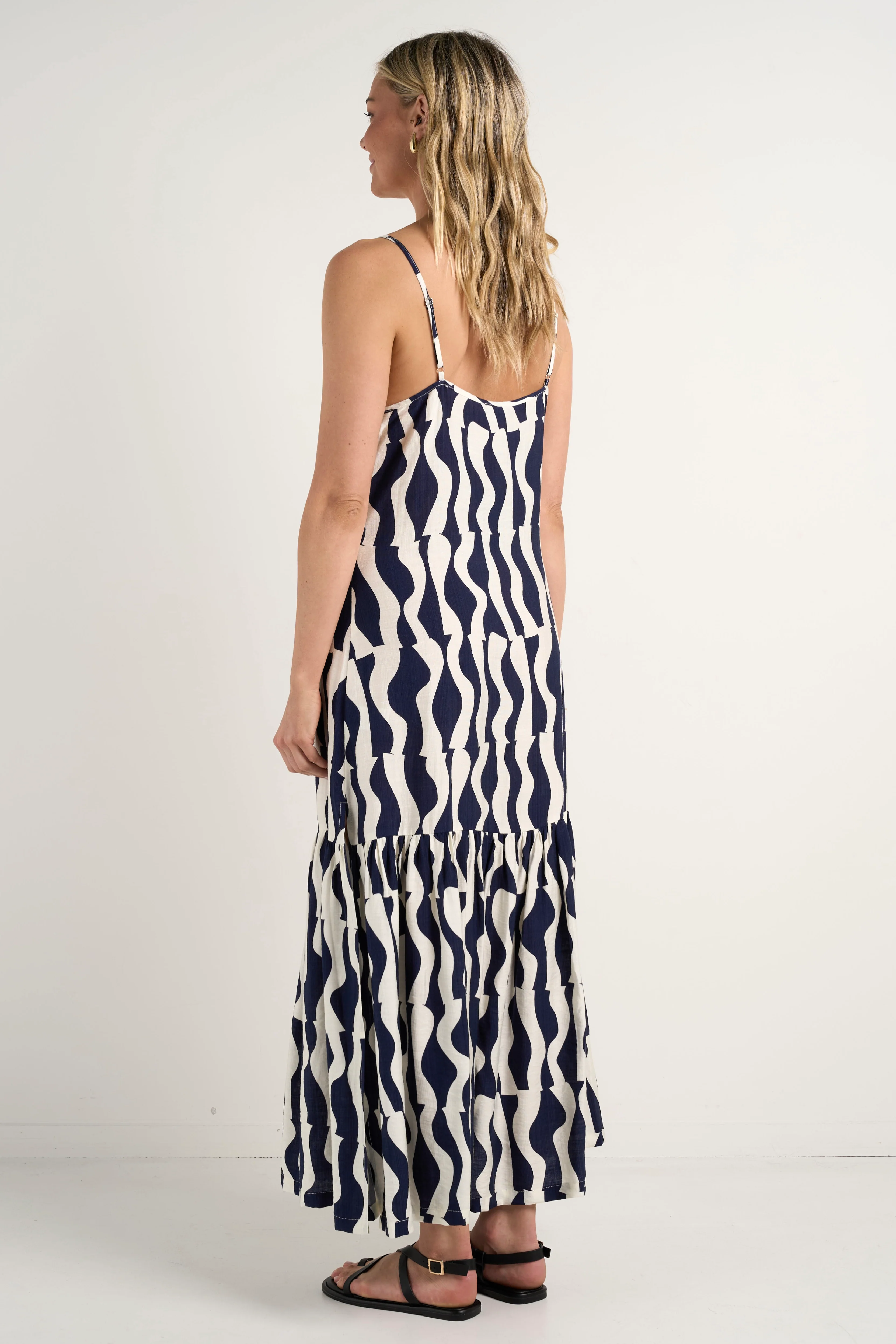 Relax Ink Geo Wave Strappy Tiered Midi Dress - Image 7