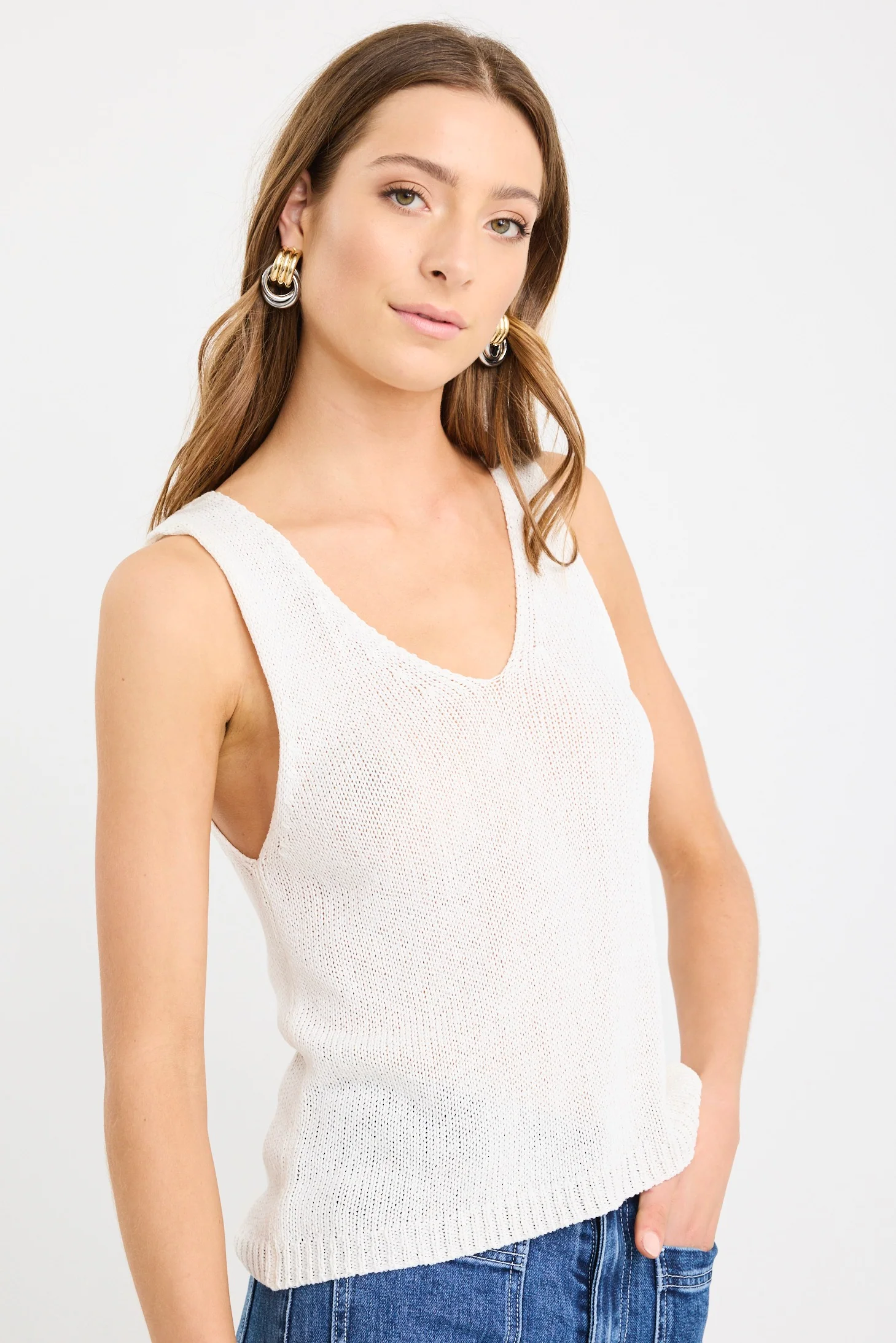 Settler Ivory V Neck Sleeveless Knit Top - Image 4