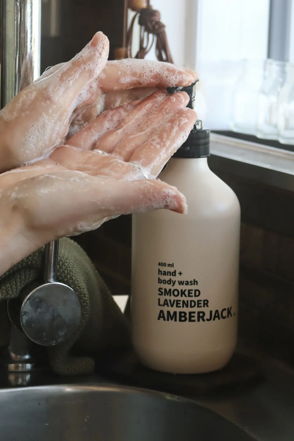 Smoked Lavender 400ml Hand + Body Wash - Image 2