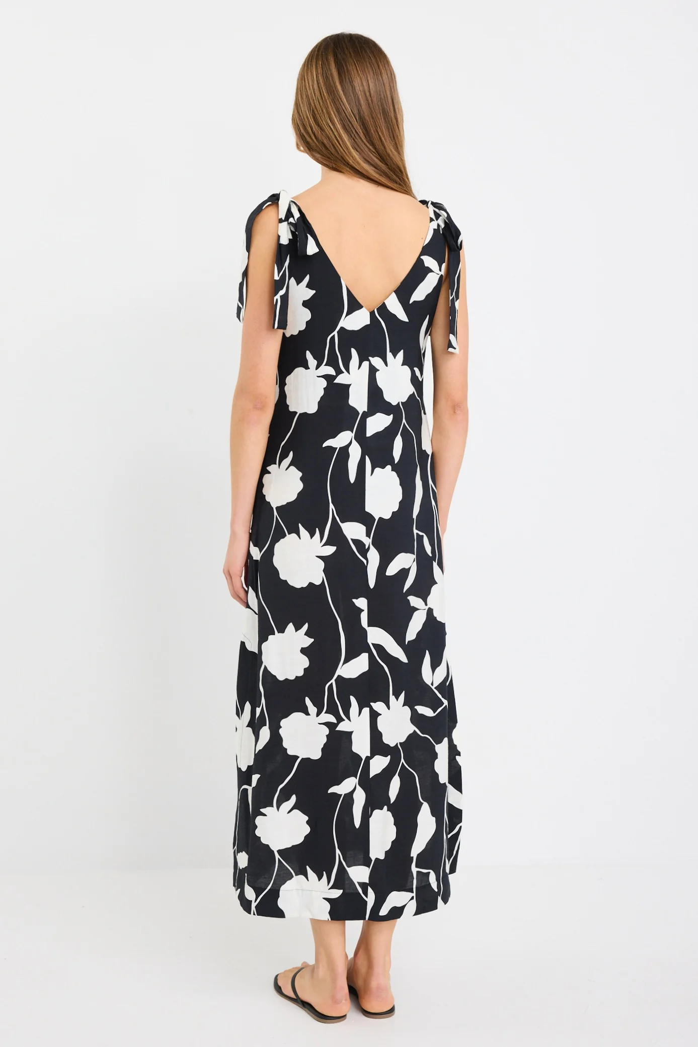 Spontaneous Black and White Floral Tie Shoulder Relaxed Midi Dress - Image 6