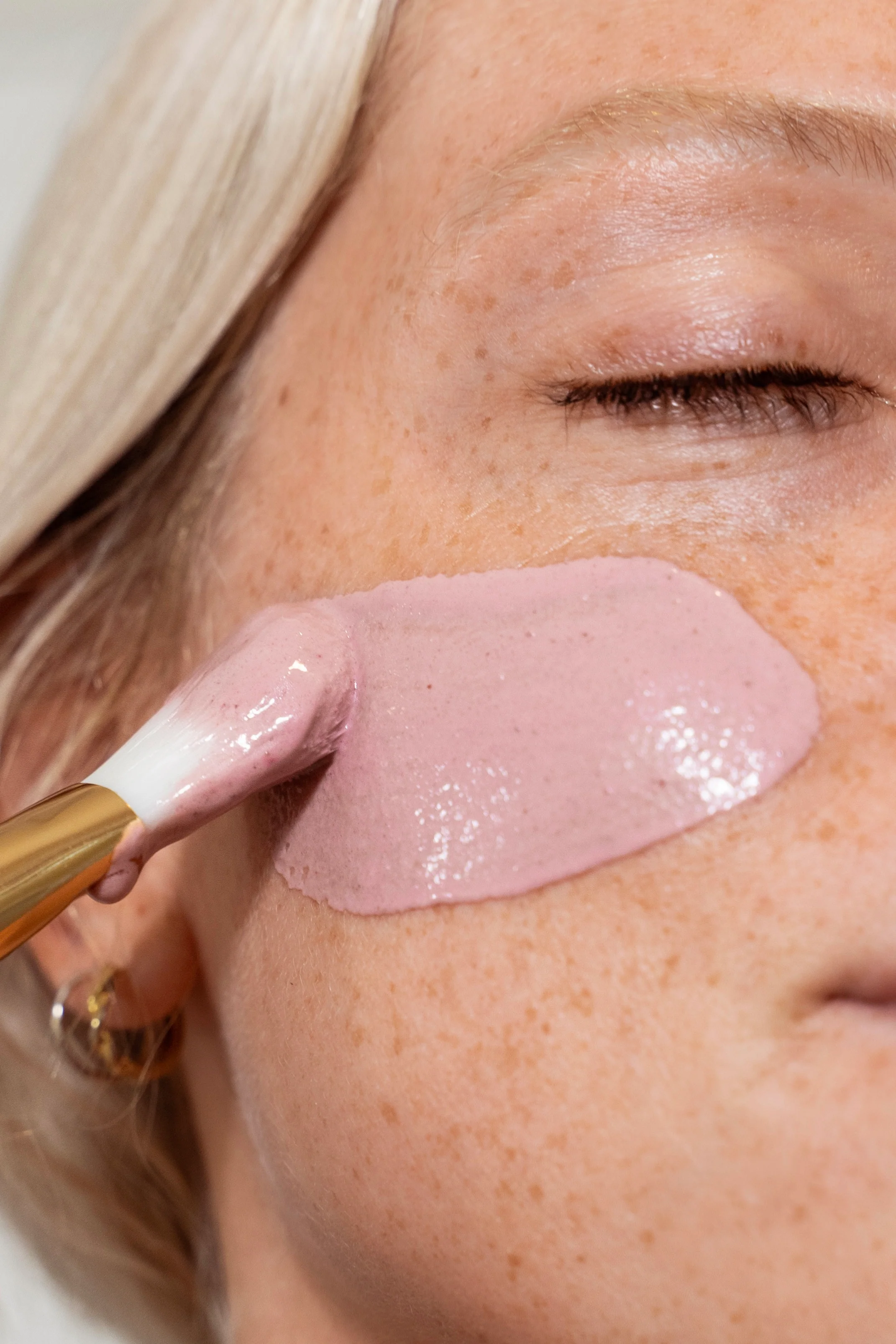 Sweet Muse Pink Vitamin C Facial Mask - Image 2