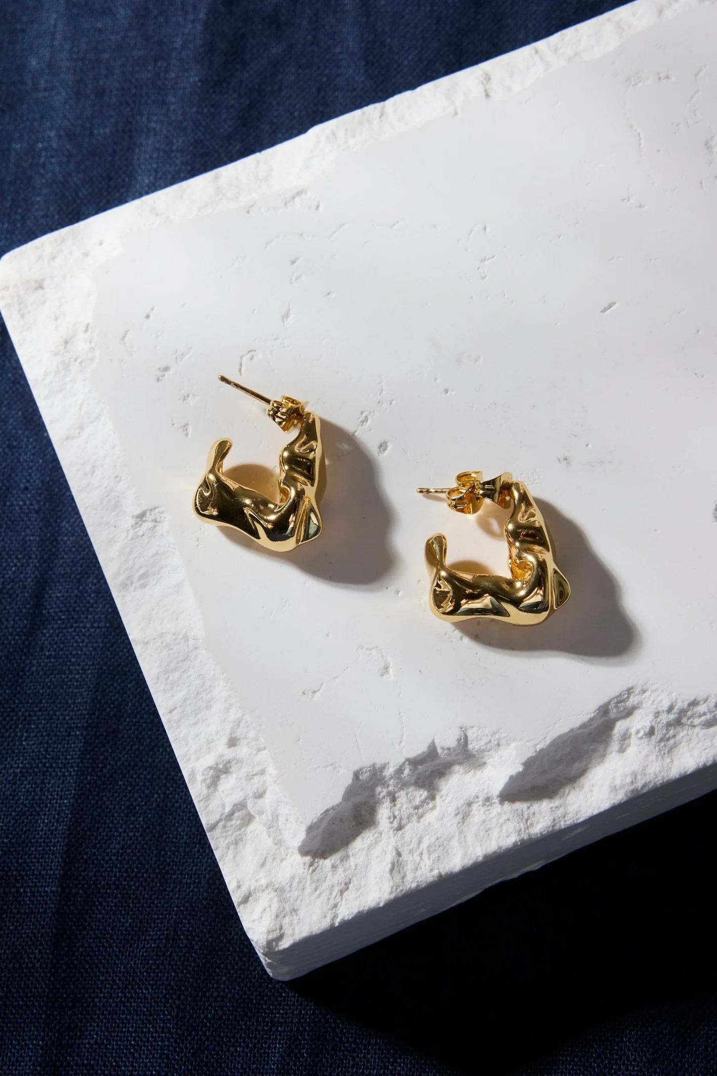 Wavy Organic 14k Gold Plate Huggie Earrings - Image 2