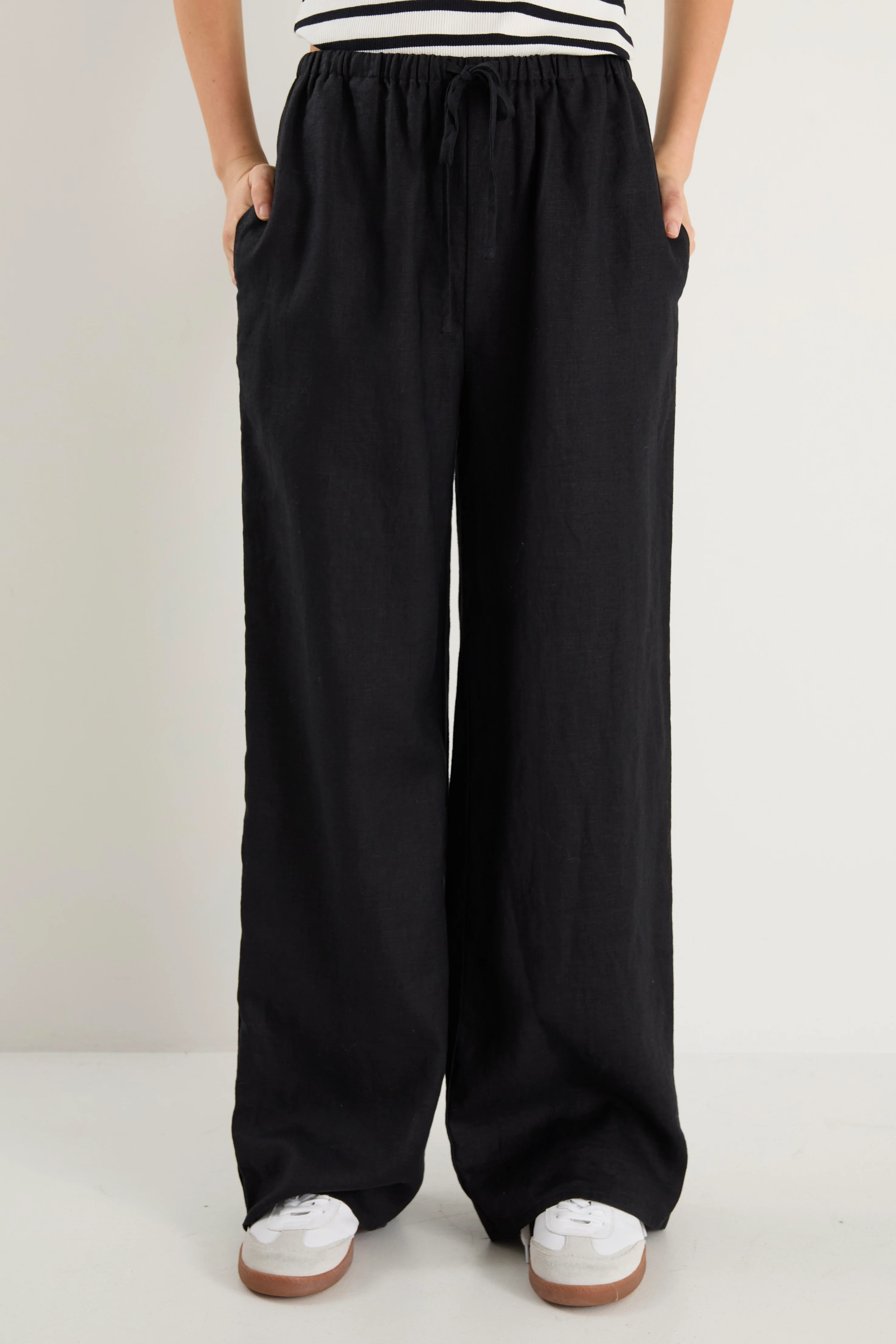 Wellness Black Linen Pull On Wide Leg Pants - Image 2