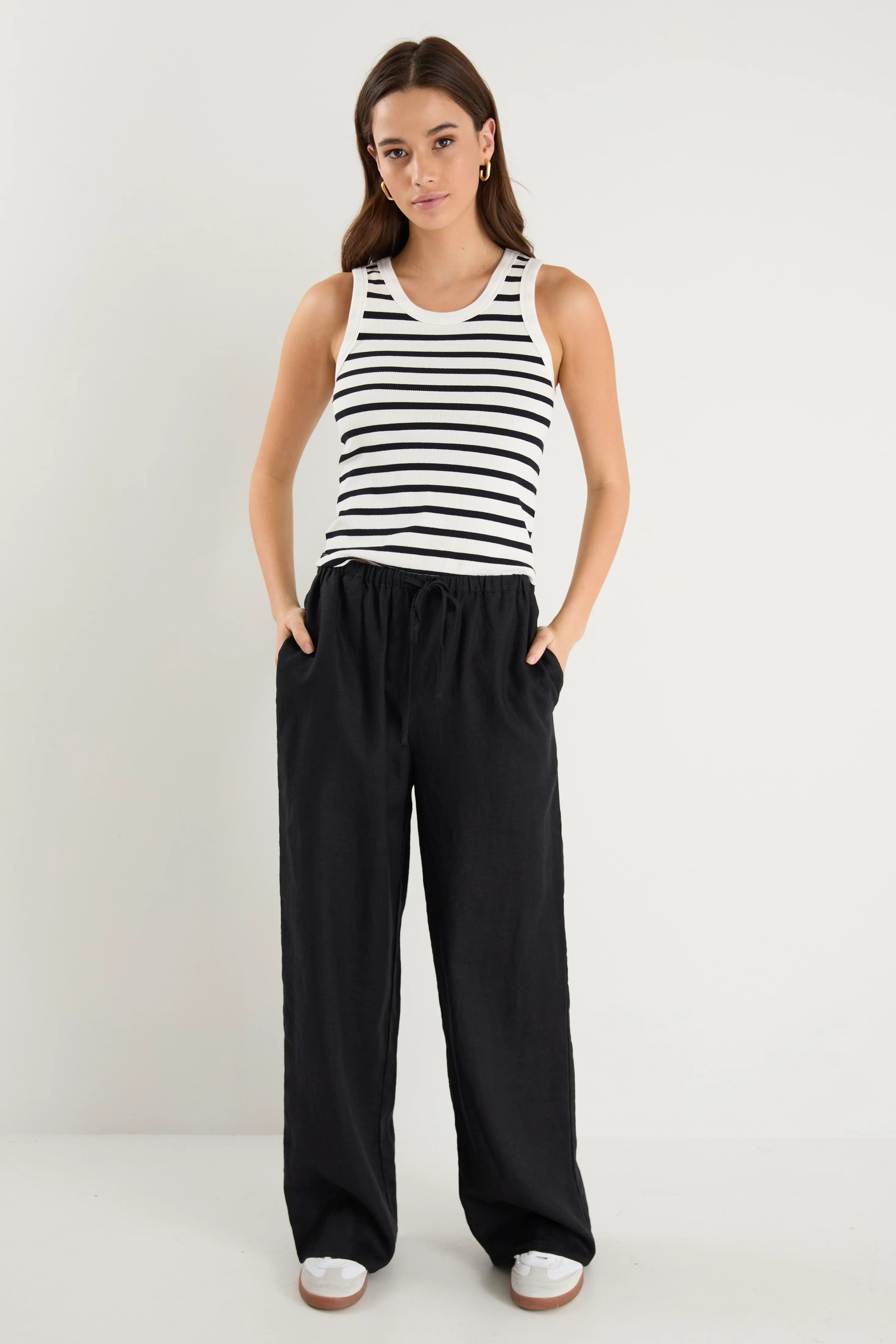 Wellness Black Linen Pull On Wide Leg Pants - Image 3