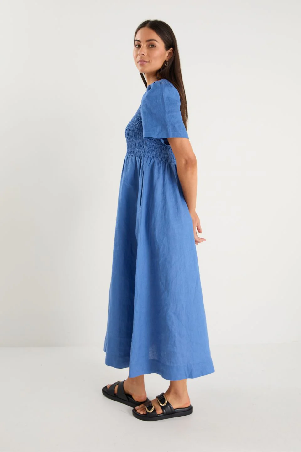 Wren Cornflower Blue Linen SS Shirred Bodice Midi Dress - Image 3